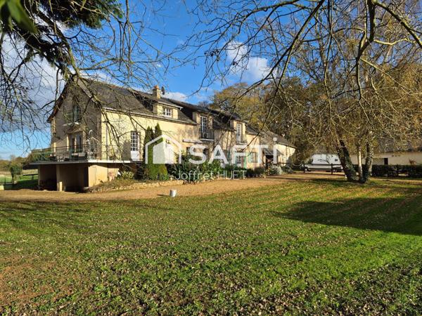 MAISON DE FAMILLE EN BORD DE SARTHE