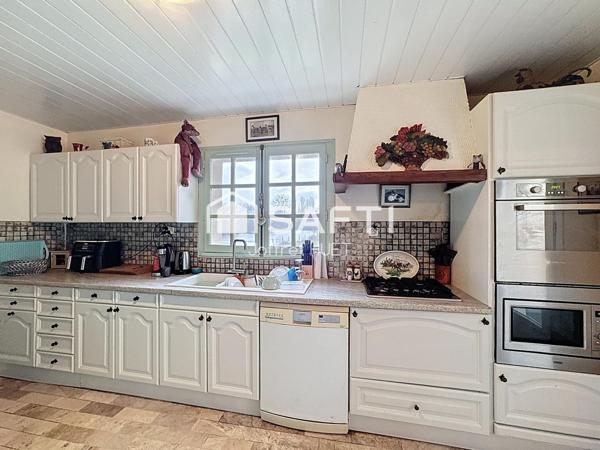 MAISON DE FAMILLE EN BORD DE SARTHE