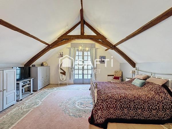 MAISON DE FAMILLE EN BORD DE SARTHE