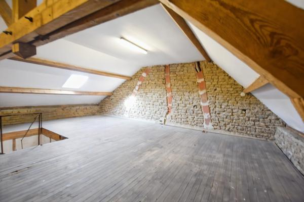 Maison à PARIS L' HOPITAL de 154 m2 avec 1452 m2 de terrain