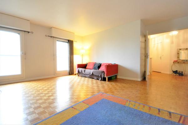 Puteaux limite Suresnes proche seine à  10Mn à  pied du tram