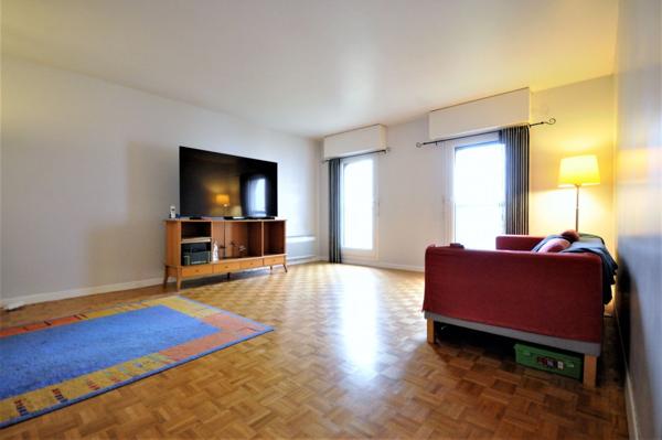 Puteaux limite Suresnes proche seine à  10Mn à  pied du tram