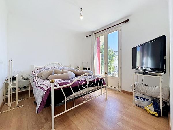 Maison Orange d'environ 92m²