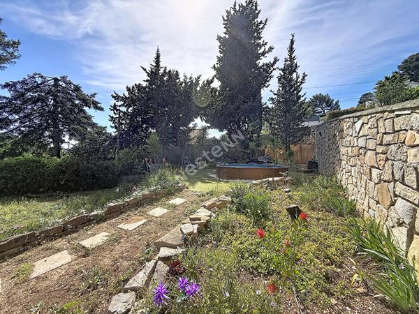 La Ciotat ?  Saint-Jean - Une propriété familiale d'exception entre élégance, sérénité et potentiel patrimonial