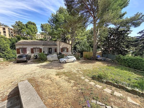 La Ciotat ?  Saint-Jean - Une propriété familiale d'exception entre élégance, sérénité et potentiel patrimonial