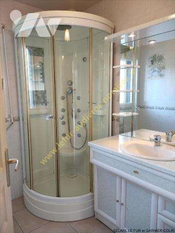 PROXIMITÉ PLAGE ET COMMERCES