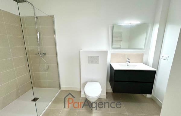 SEMUSSAC PROCHE COMMERCES