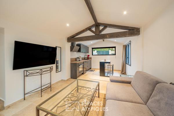 Villa contemporaine rénovée avec piscine balinaise