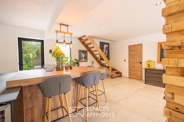 Villa contemporaine rénovée avec piscine balinaise