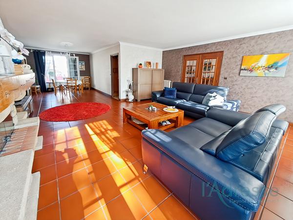 ARPAJON ? Belle maison familiale avec terrain constructible ? 150 m² habitables sur 1400 m² de terrain