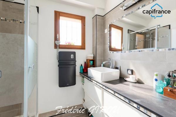 Appartement T3 65m² lumineux avec balcon, garage et cave MEYRARGUES (13)