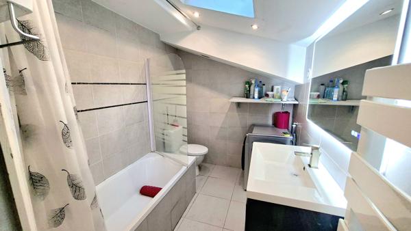 À vendre à Voiron, Appartement T4 / 3CH.