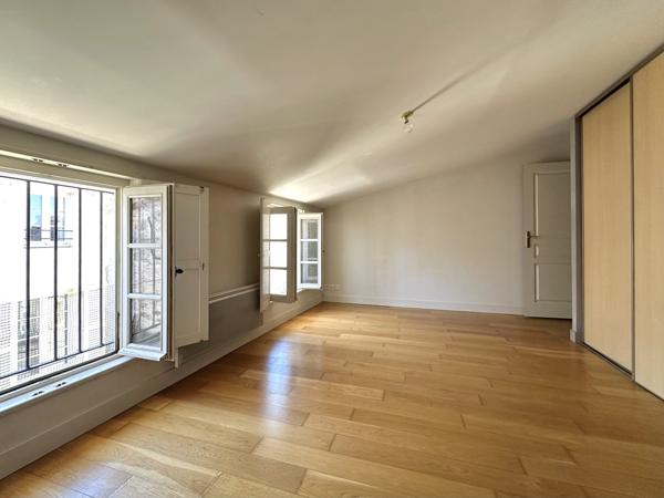 Immeuble mixte – 4 logements et commerce – Hyper-centre de Saintes