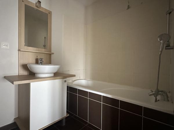 Immeuble mixte – 4 logements et commerce – Hyper-centre de Saintes