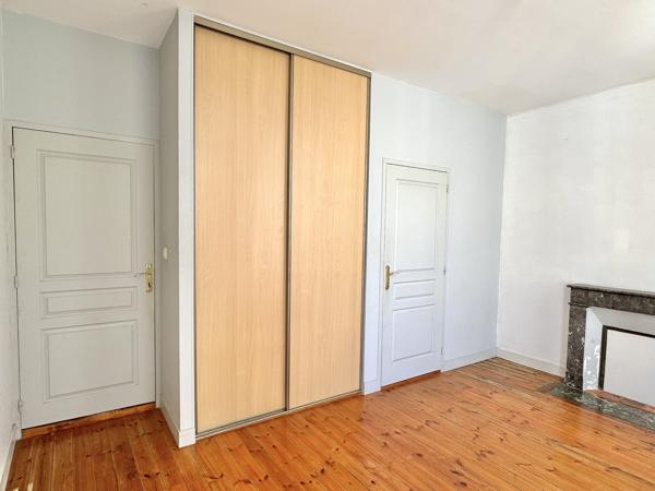 Immeuble mixte – 4 logements et commerce – Hyper-centre de Saintes