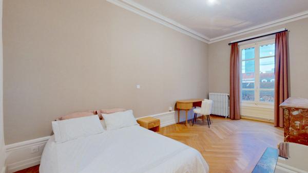 Appartement 5 pièces - 222 m²