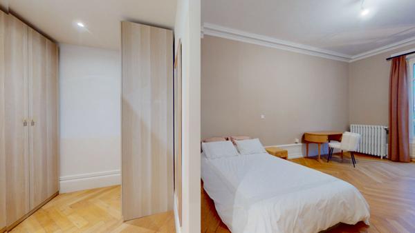 Appartement 5 pièces - 222 m²