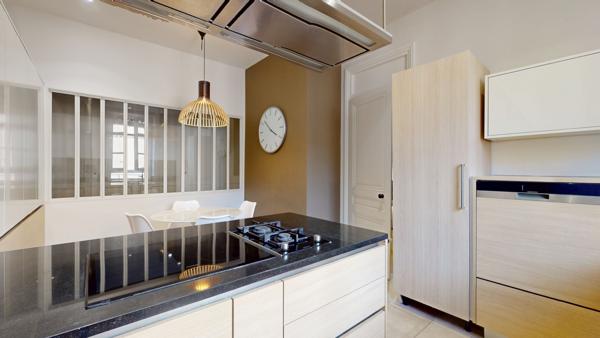 Appartement 5 pièces - 222 m²