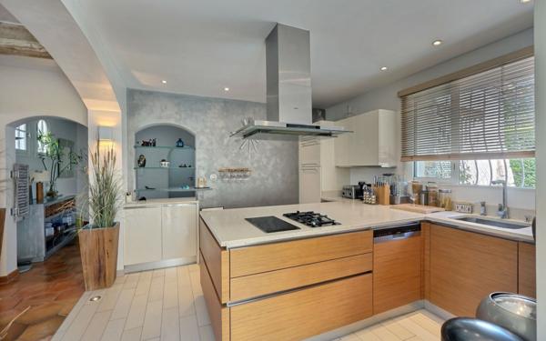 Maison à vendre    4 pièces • 147 m2 Mouans-Sartoux