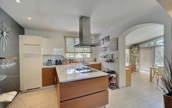 Maison à vendre    4 pièces • 147 m2 Mouans-Sartoux