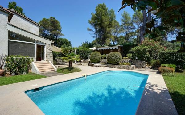 Maison à vendre    4 pièces • 147 m2 Mouans-Sartoux