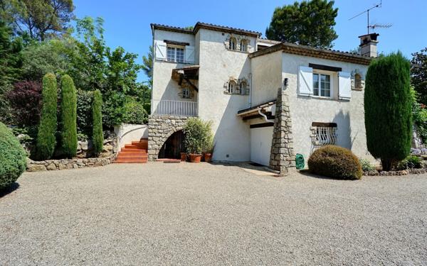 Maison à vendre    4 pièces • 147 m2 Mouans-Sartoux