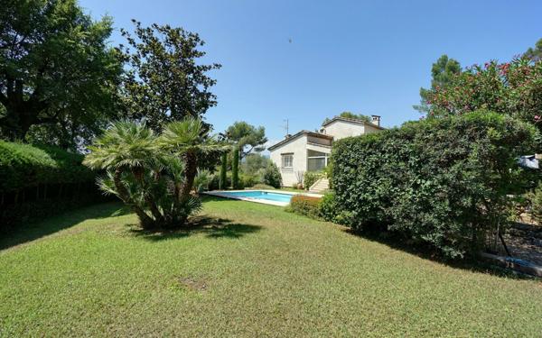 Maison à vendre    4 pièces • 147 m2 Mouans-Sartoux