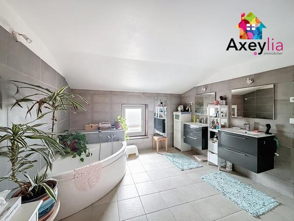 Saint-Germain-Laval (42260) A VENDRE - SECTEUR SAINT-GERMAIN-LAVAL - CHARMANTE MAISON EN PIERRES, 4 CHAMBRES, TERRAIN ET PISCINE