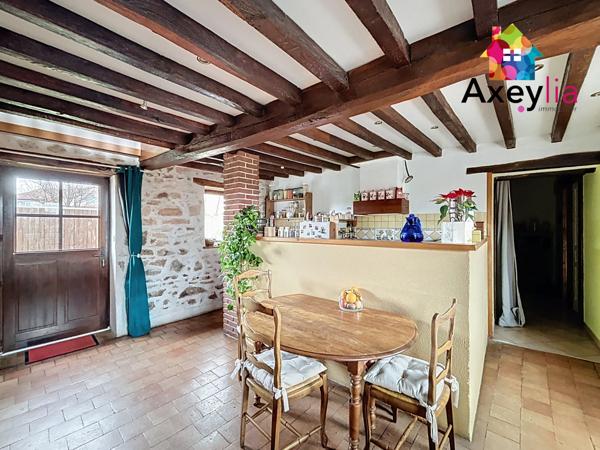 Saint-Germain-Laval (42260) A VENDRE - SECTEUR SAINT-GERMAIN-LAVAL - CHARMANTE MAISON EN PIERRES, 4 CHAMBRES, TERRAIN ET PISCINE