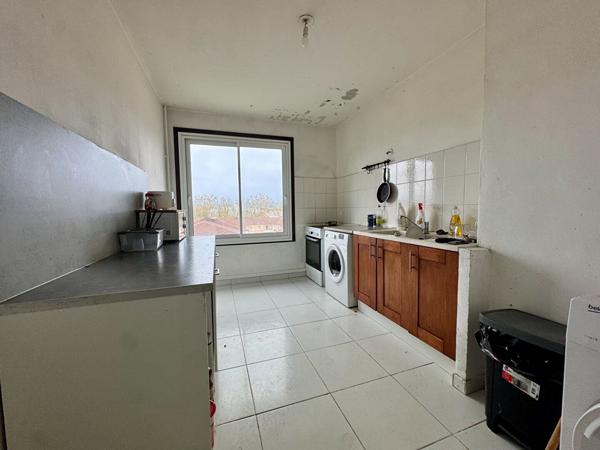 ROUEN - Chartreux / Saint-Clément - Appartement T4 avec balcon, ascenseur, box, cave, vue dégagée - ROUEN