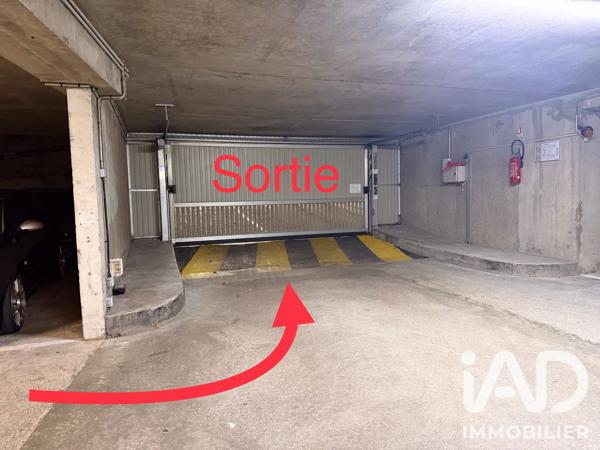 Parking à vendre 15 m² Versailles