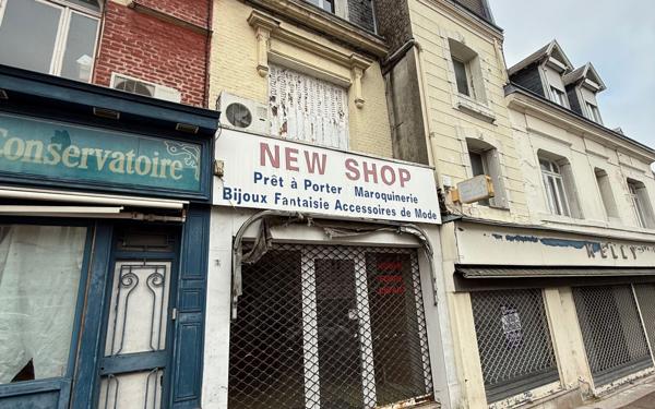 Immeuble à vendre    2 pièces • 200 m2 Saint-Quentin