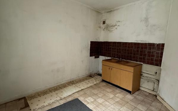 Immeuble à vendre    2 pièces • 200 m2 Saint-Quentin