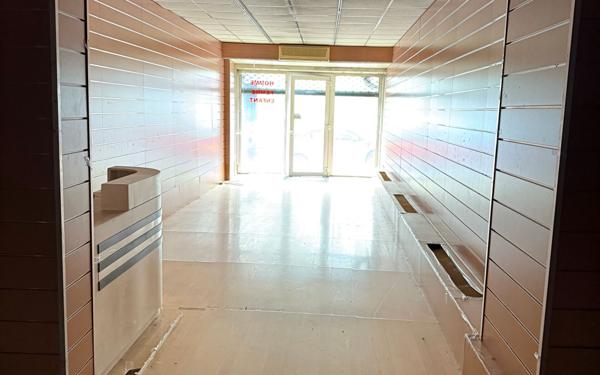 Immeuble à vendre    2 pièces • 200 m2 Saint-Quentin