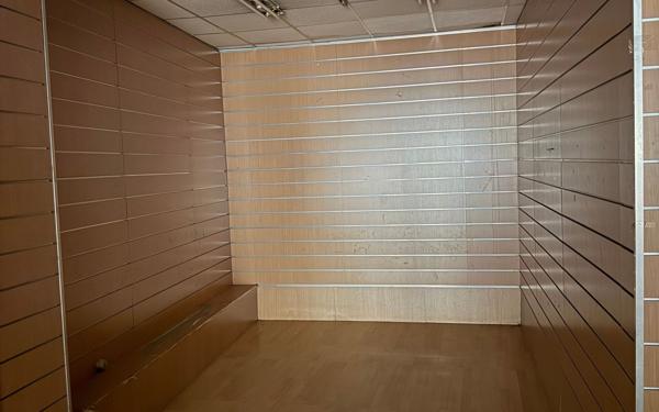 Immeuble à vendre    2 pièces • 200 m2 Saint-Quentin