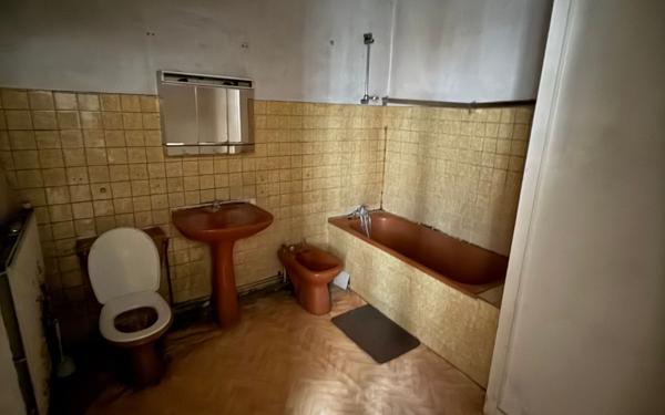 Immeuble à vendre    2 pièces • 200 m2 Saint-Quentin