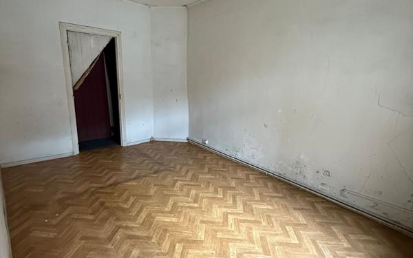 Immeuble à vendre    2 pièces • 200 m2 Saint-Quentin