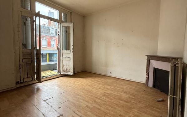 Immeuble à vendre    2 pièces • 200 m2 Saint-Quentin