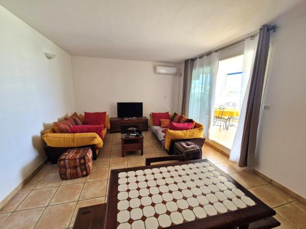 BEAU F3 MEUBLÉ LONGUE DUREE ST GILLES MONT ROQUEFEUIL