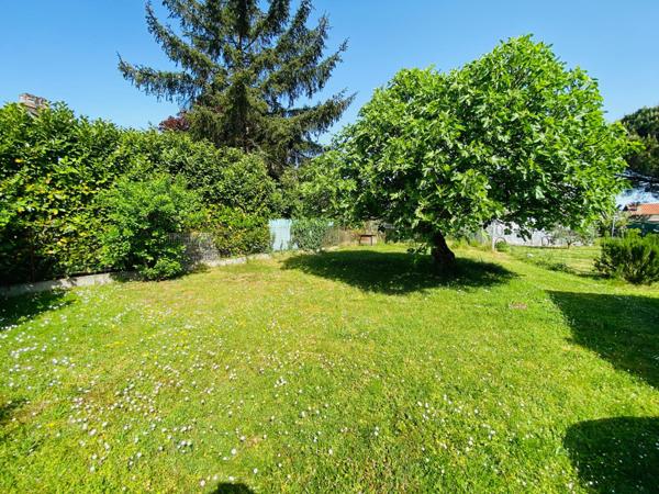 CENON – Maison rénovée 122 m² – Parcelle 813 m² – 4 chambres – Jardin, potager – Dépendance – Cave – Garage – Hammam