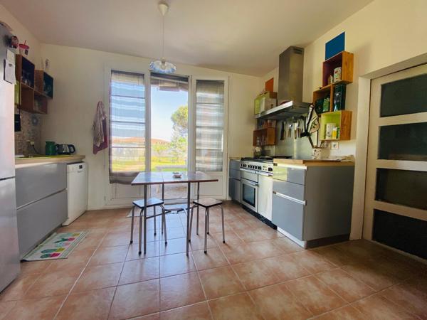 CENON – Maison rénovée 122 m² – Parcelle 813 m² – 4 chambres – Jardin, potager – Dépendance – Cave – Garage – Hammam