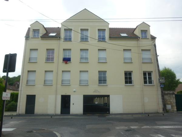 APPARTEMENT F2 avec ascenseur EN RESIDENCE SECURISEE 2 PARKINGS vendu loué