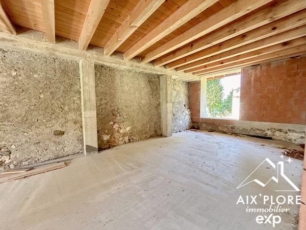 Grange de 592 m² sur parcelle de 889 m²