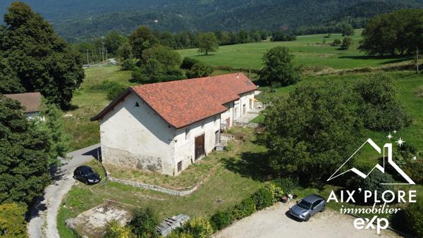 Grange de 592 m² sur parcelle de 889 m²