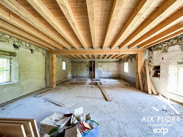 Grange de 592 m² sur parcelle de 889 m²