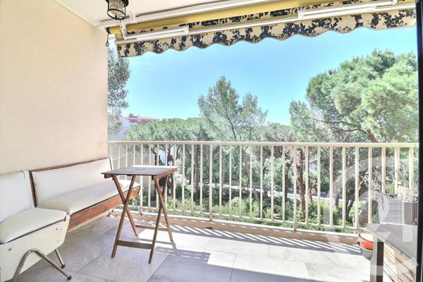 Appartement F3 à vendre  3 pièces - 61,33 m 2   ST RAPHAEL  - 83