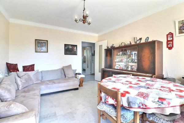 Appartement F3 à vendre  3 pièces - 61,33 m 2   ST RAPHAEL  - 83