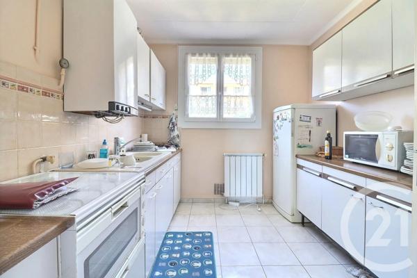 Appartement F3 à vendre  3 pièces - 61,33 m 2   ST RAPHAEL  - 83