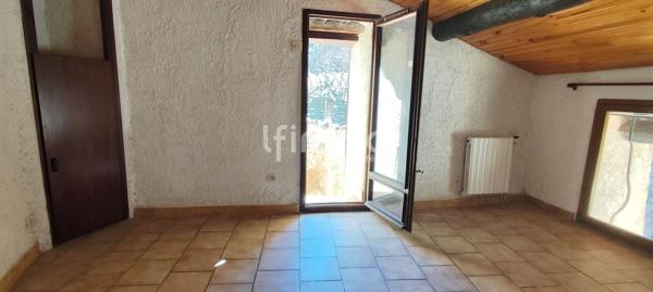 Mison de caractère 109 m², terrasses + garage, vie à pied