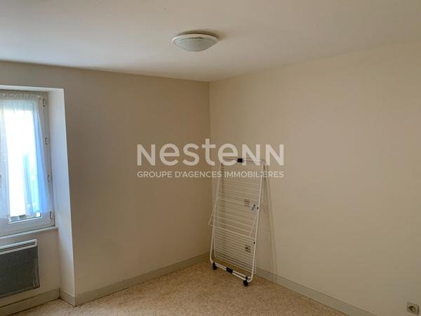 Ensemble de deux maisons dans le centre de Moncoutant Sur Sèvre 9 pièce(s)